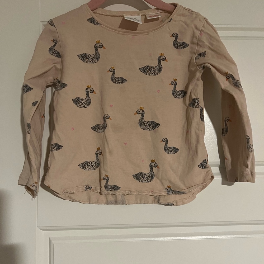 $9 ADD ON Long Sleeve Swan Tshirt Zara 18-24 Tee H&M Quincy Mae Rylee and Cru - Picture 1 of 5